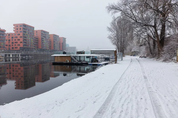 Snöig Vinter Hamn Ovanför Floden Vltava Holesovice Den Mest Svala — Stockfoto