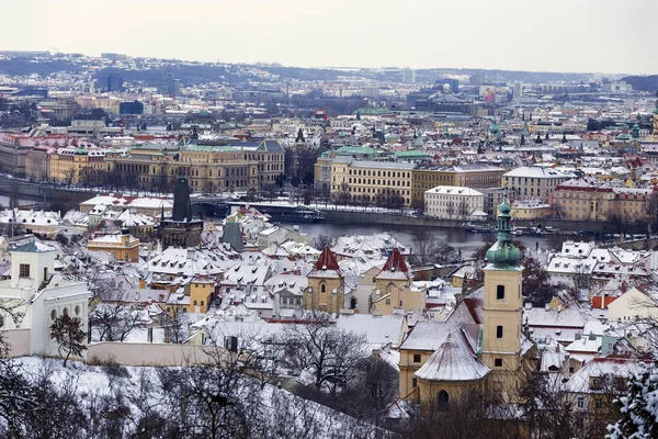 Snowy Prague City Hill Petrin Republika Czeska — Zdjęcie stockowe