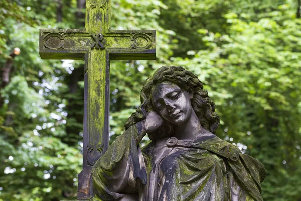 Statue Historique Sur Mystérieux Vieux Cimetière Prague République Tchèque — Photo