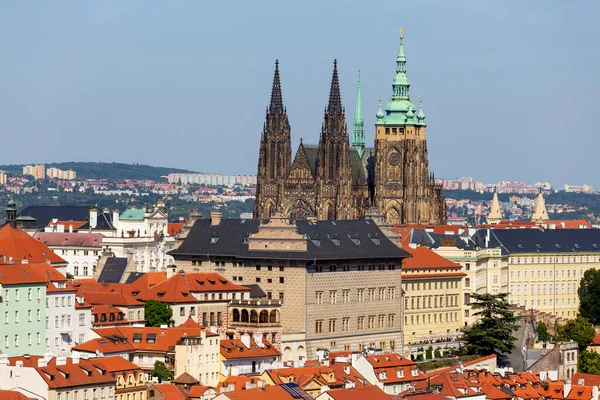 Otoño Praga Ciudad Con Castillo Gótico Colorida Naturaleza Con Árboles —  Fotos de Stock