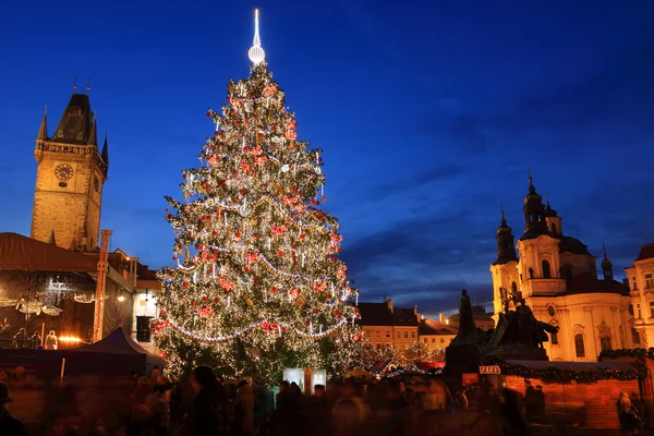 Świąteczny nastrój na Rynku Starego Miasta, Praga, Czechy — Zdjęcie stockowe