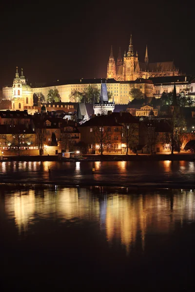 Natt romantiska Prague City, Tjeckien — Stockfoto