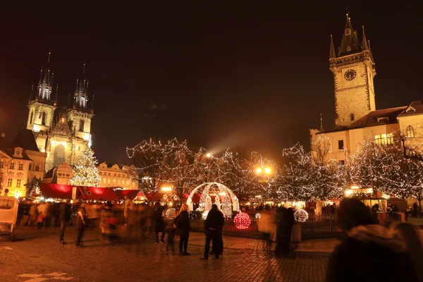 Humor de Natal na noite Old Town Square, Praga, República Checa — Fotografia de Stock