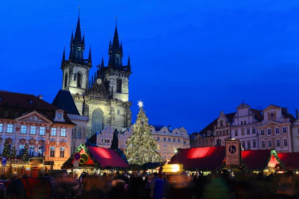 Weihnachtsstimmung auf dem Altstädter Ring, Prag, Tschechien — Stockfoto