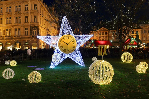 Humor de Natal na noite Old Town Square, Praga, República Checa — Fotografia de Stock