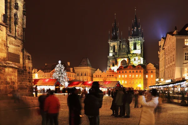 Natale nella notte Piazza della Città Vecchia, Praga, Repubblica Ceca — Foto Stock