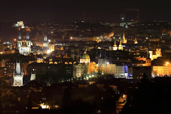 Noční zimní město Praha, Česká republika — Stock fotografie