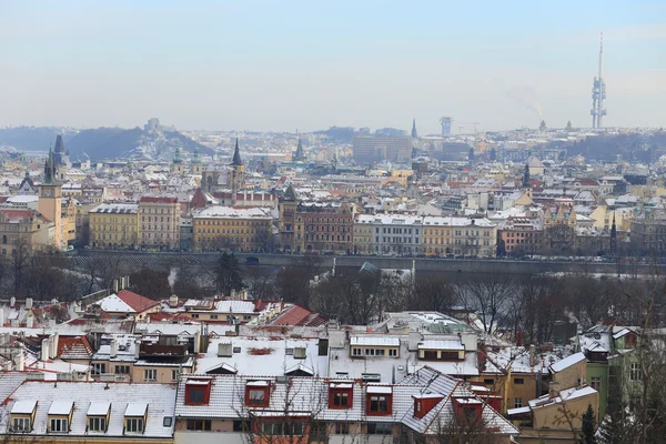 První sníh v městě Praha, Česká republika — Stock fotografie