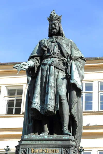 Statue du roi tchèque Charles IV. à Prague, République tchèque — Photo