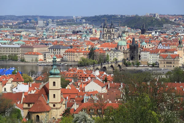 Vista sobre a primavera Praga City, República Checa — Fotografia de Stock