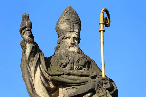 The baroque Statue on the Charles Bridge, Prague, Czech republic — Stock Photo, Image