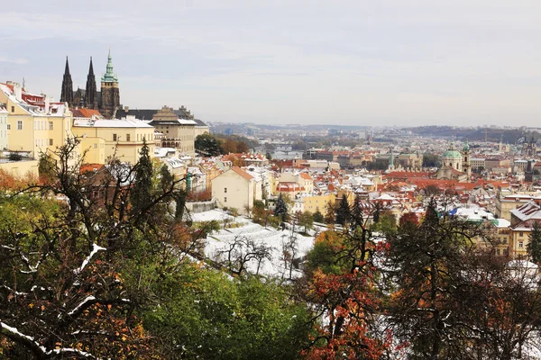 Castello gotico colorato di Praga, Repubblica Ceca — Foto Stock