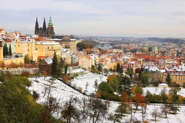 Der erste Schnee in Prag, Tschechische Republik — Stockfoto