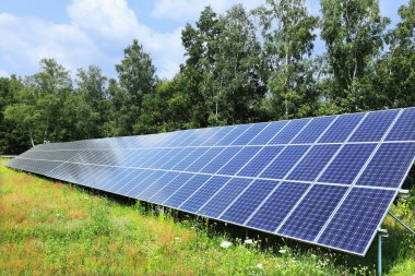 Solar Power Station çayır üzerinde detay