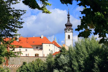 Renkli ortaçağ şehir Pisek yukarıda nehrin Otava, Çek Cumhuriyeti