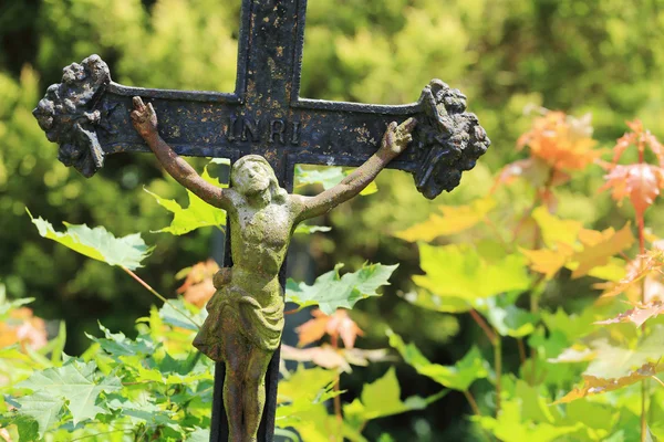 Gesù sul vecchio cimitero del villaggio, Repubblica Ceca — Foto Stock