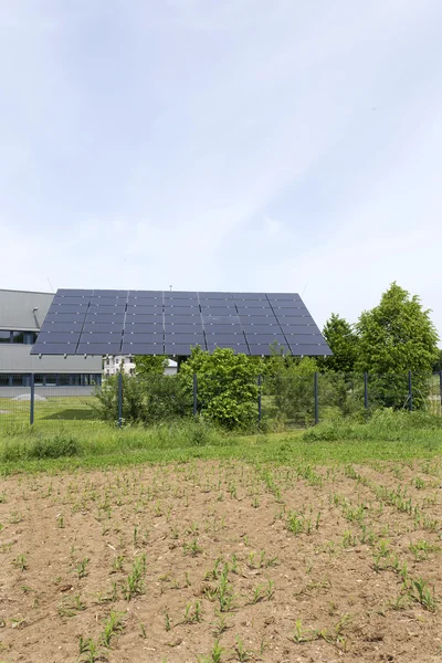 Central de Energia Solar na Natureza — Fotografia de Stock