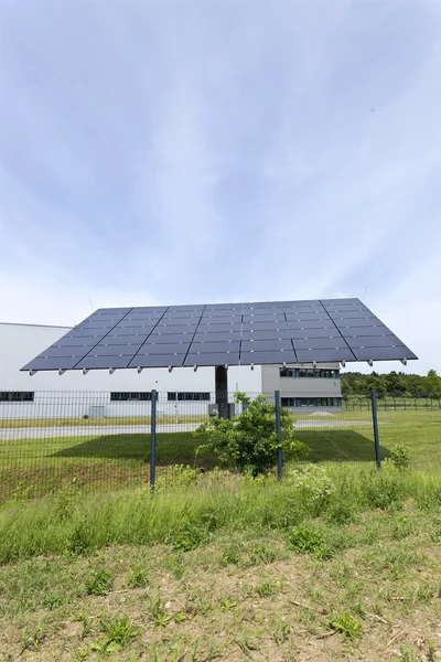 Central de Energia Solar na Natureza — Fotografia de Stock