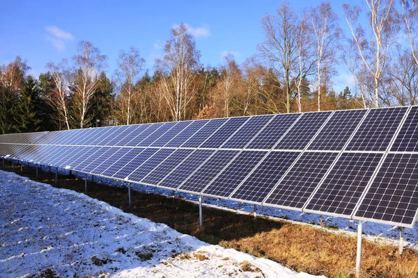 Solar Power Station in the snowy winter Nature — Stock Photo, Image