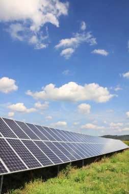 Solar Power Station yaz çayır