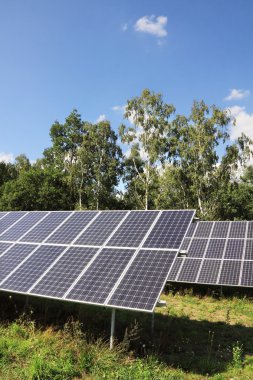 Solar Power Station yaz çayır