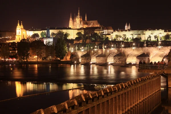 Night Prague gothic Castle with Charles Bridge, Czech Republic — Stock Photo, Image