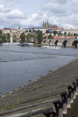 Bahar Prag Gotik Kalesi ile Charles Bridge, Çek Cumhuriyeti