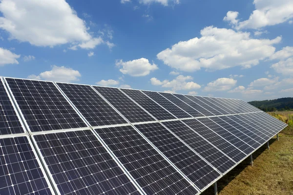 Solar Power Station in the summer Nature — Stock Photo, Image