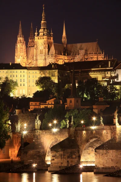 Night Prague gothic Castle with Charles Bridge, Czech Republic — Stock Photo, Image