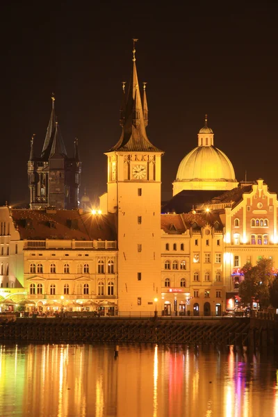 Noche romántica nevada Praga Ciudad Vieja, República Checa — Foto de Stock