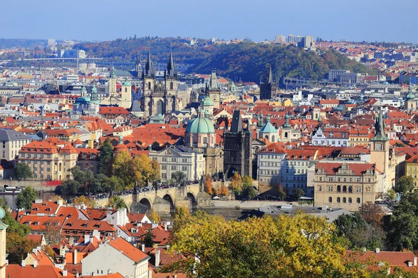 Colorato autunno gotico Praga City, Repubblica Ceca — Foto Stock