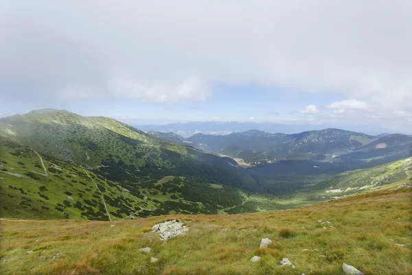 Pemandangan berwarna dari musim panas Pegunungan Slowakia Dataran Rendah Tatras — Stok Foto