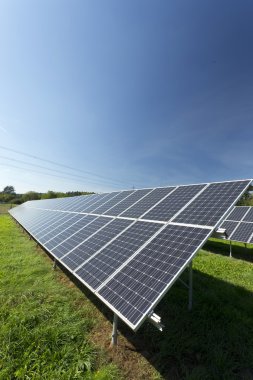 Solar Power Station yaz çayır