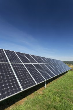 Solar Power Station yaz çayır