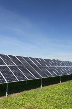 Solar Power Station yaz çayır