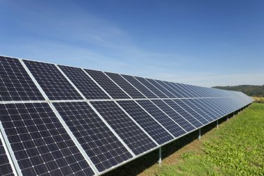 Solar Power Station yaz çayır