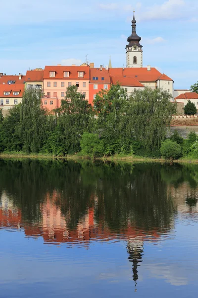 Colorida ciudad medieval Pisek sobre el río Otava, República Checa —  Fotos de Stock