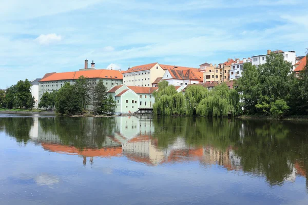 Colorida ciudad medieval Pisek sobre el río Otava, República Checa —  Fotos de Stock