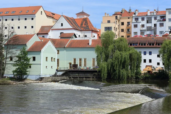 Colorida ciudad medieval Pisek sobre el río Otava, República Checa —  Fotos de Stock