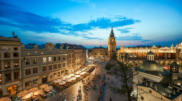 Краковская рыночная площадь, Польша на закате — стоковое фото