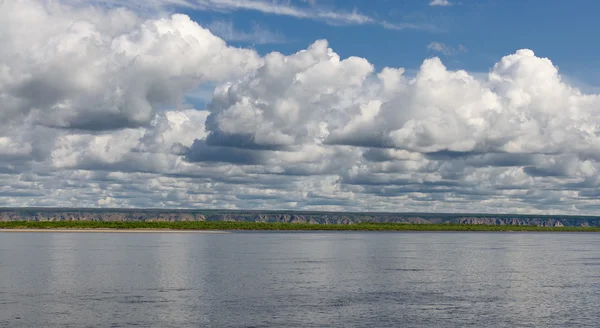 Вид реки Ленское побережье с лодки — стоковое фото