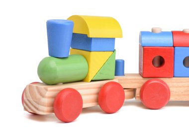 renkli ahşap oyuncak tren izole üzerinde beyaz arka plan