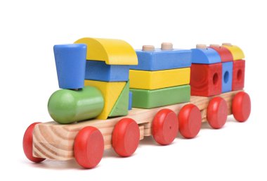 renkli ahşap oyuncak tren izole üzerinde beyaz arka plan