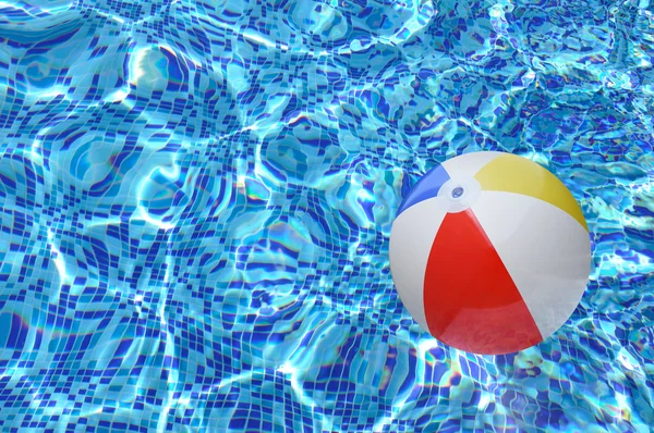 Badboll i poolen — Stockfoto