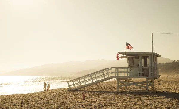 Santa monica beach plavčík věž v Kalifornii, usa — Stock fotografie