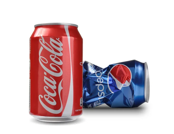 Coca cola en pepsi blikjes — Stockfoto