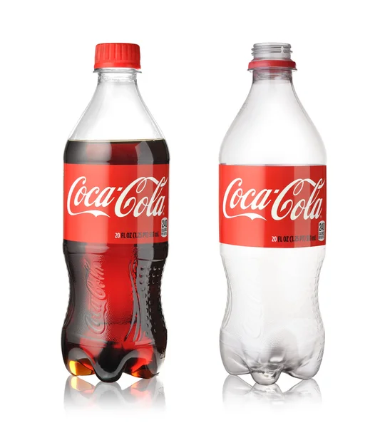 Los angeles, USA - 3. November 2015 leere und volle Coca Cola bo — Stockfoto