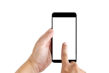 Siyah bir cep telefonu ve beyaz bir ekran tutan beyaz bir adamın elleri kesme yolu ile izole bir arka planda.