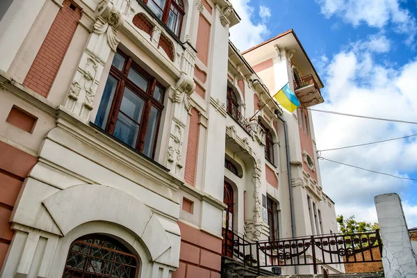 乌克兰文尼西亚历史上著名的新艺术风格的历史豪宅 September 2020 高质量的照片 — 图库照片