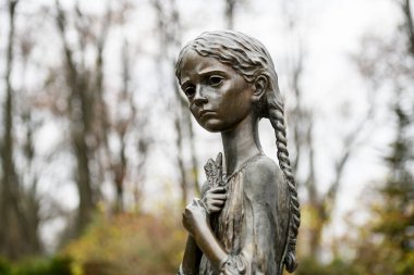 1932 - 1933 yılları arasında, Holodomor (Ukrayna 'daki büyük açlık) kurbanlarına adanmış Holodomor kurbanları için anıt parçası. Kyiv, Ukrayna. Kasım 2020